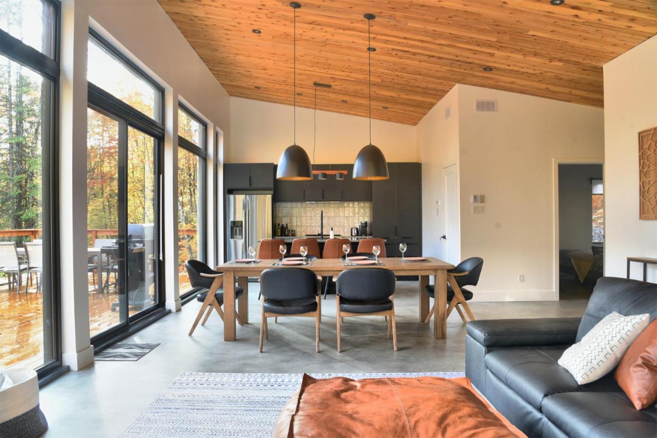 Kallm-Mont-Tremblant Chalet With Hot Tub, Pond & Beach On Private 7Acre Estate Lac Superieur Bagian luar foto