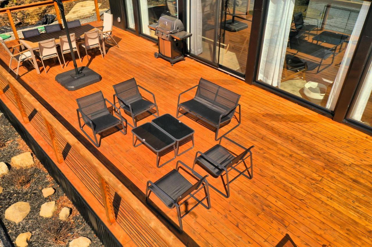 Kallm-Mont-Tremblant Chalet With Hot Tub, Pond & Beach On Private 7Acre Estate Lac Superieur Bagian luar foto