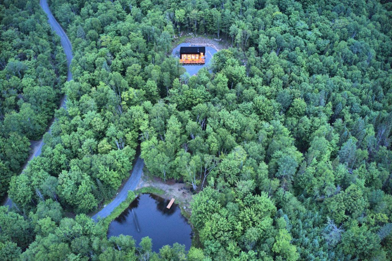Kallm-Mont-Tremblant Chalet With Hot Tub, Pond & Beach On Private 7Acre Estate Lac Superieur Bagian luar foto