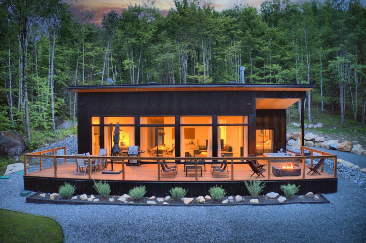 Kallm-Mont-Tremblant Chalet With Hot Tub, Pond & Beach On Private 7Acre Estate Lac Superieur Bagian luar foto