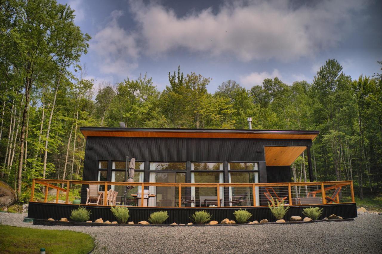 Kallm-Mont-Tremblant Chalet With Hot Tub, Pond & Beach On Private 7Acre Estate Lac Superieur Bagian luar foto