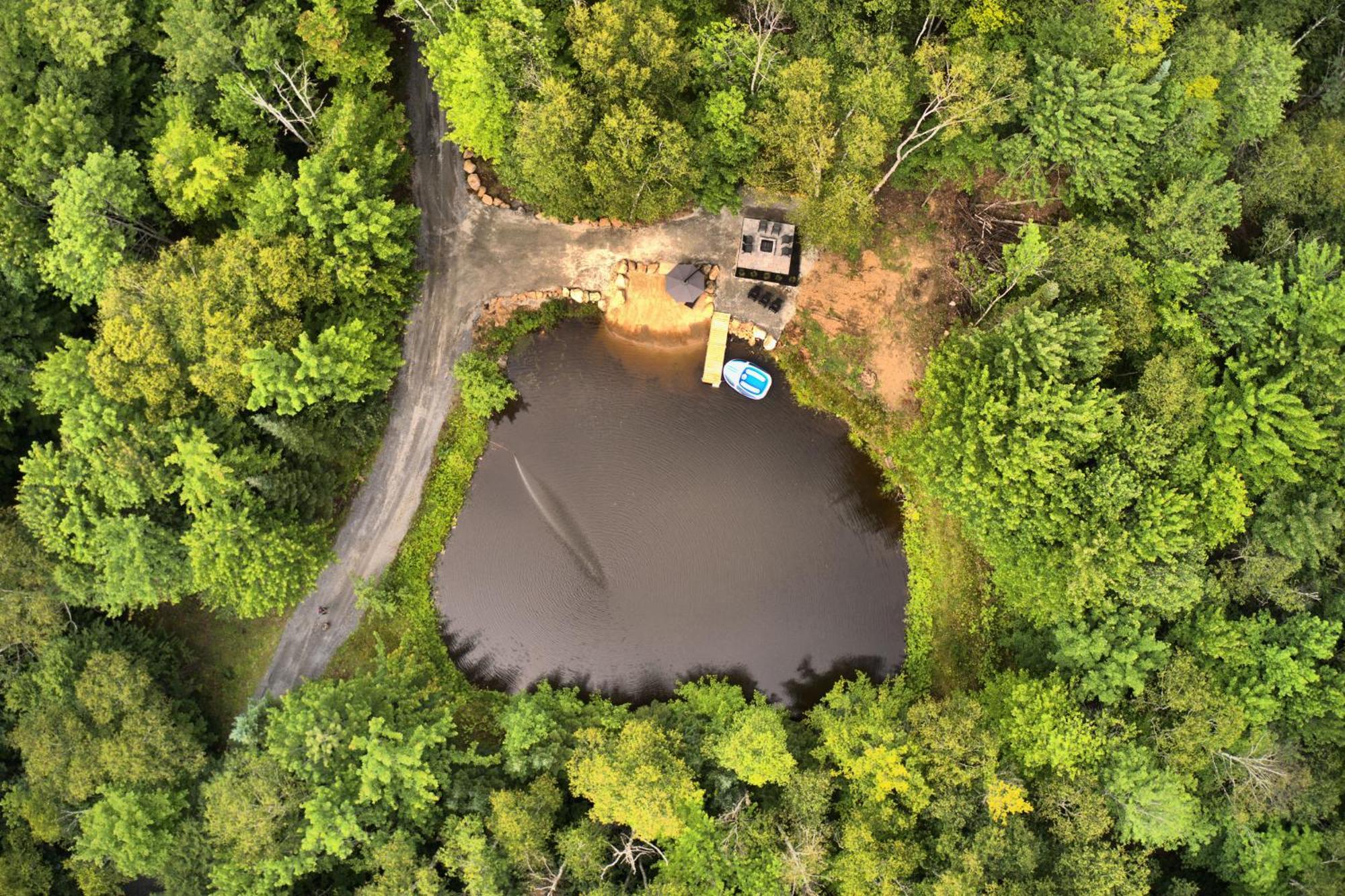 Kallm-Mont-Tremblant Chalet With Hot Tub, Pond & Beach On Private 7Acre Estate Lac Superieur Bagian luar foto